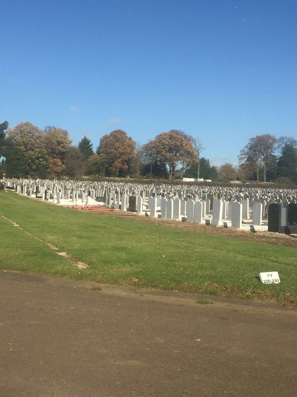 Western Cemetery | Bulls Cross Ride, Goffs Oak, Waltham Cross EN7 5HT, UK | Phone: 01992 717820