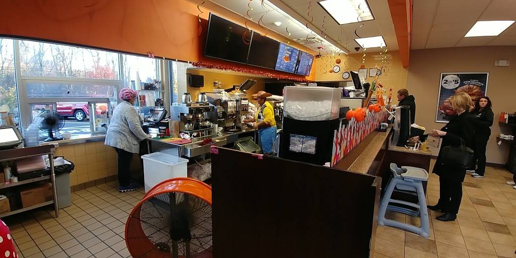 Dunkin | 124 Rockingham Rd, Londonderry, NH 03053, USA | Phone: (603) 437-0550