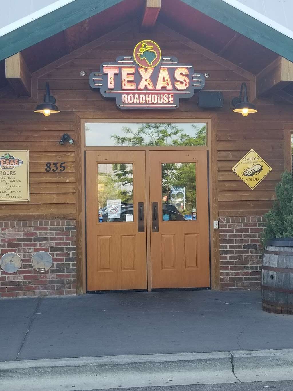 Texas Roadhouse | 835 Cog Cir, Crystal Lake, IL 60014 | Phone: (815) 356-7427