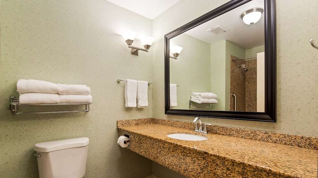 Best Western Plus Seabrook Suites | 5755 Bayport Blvd, Seabrook, TX 77586 | Phone: (281) 291-9090