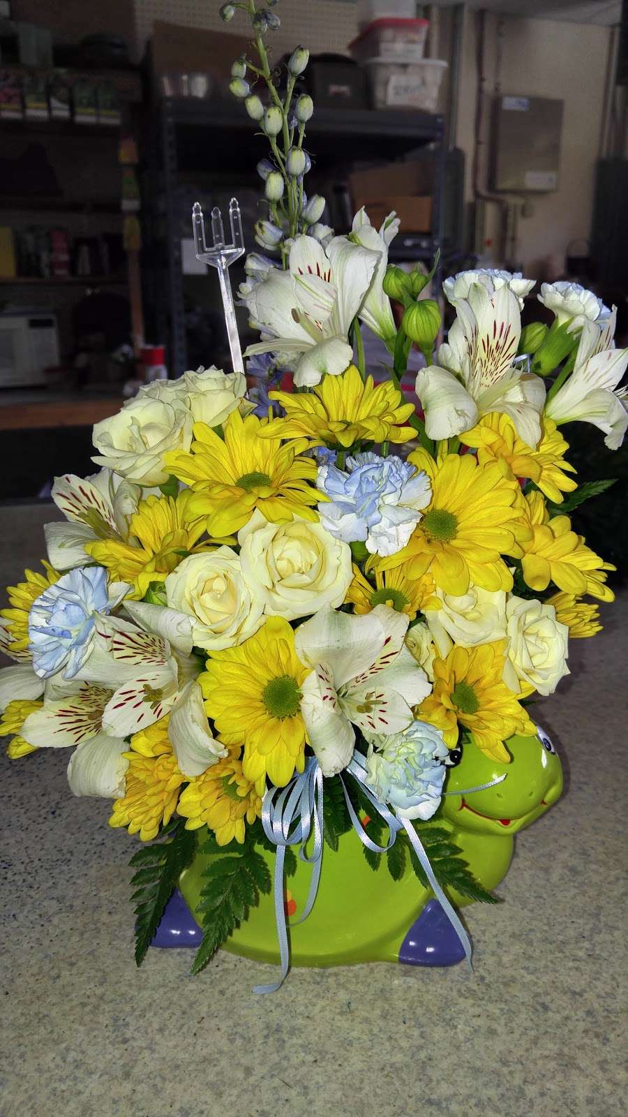 Auntie Bos Flowers and Gifts LLC | 990 PA-940 #101, Pocono Lake, PA 18347, USA | Phone: (570) 355-5252