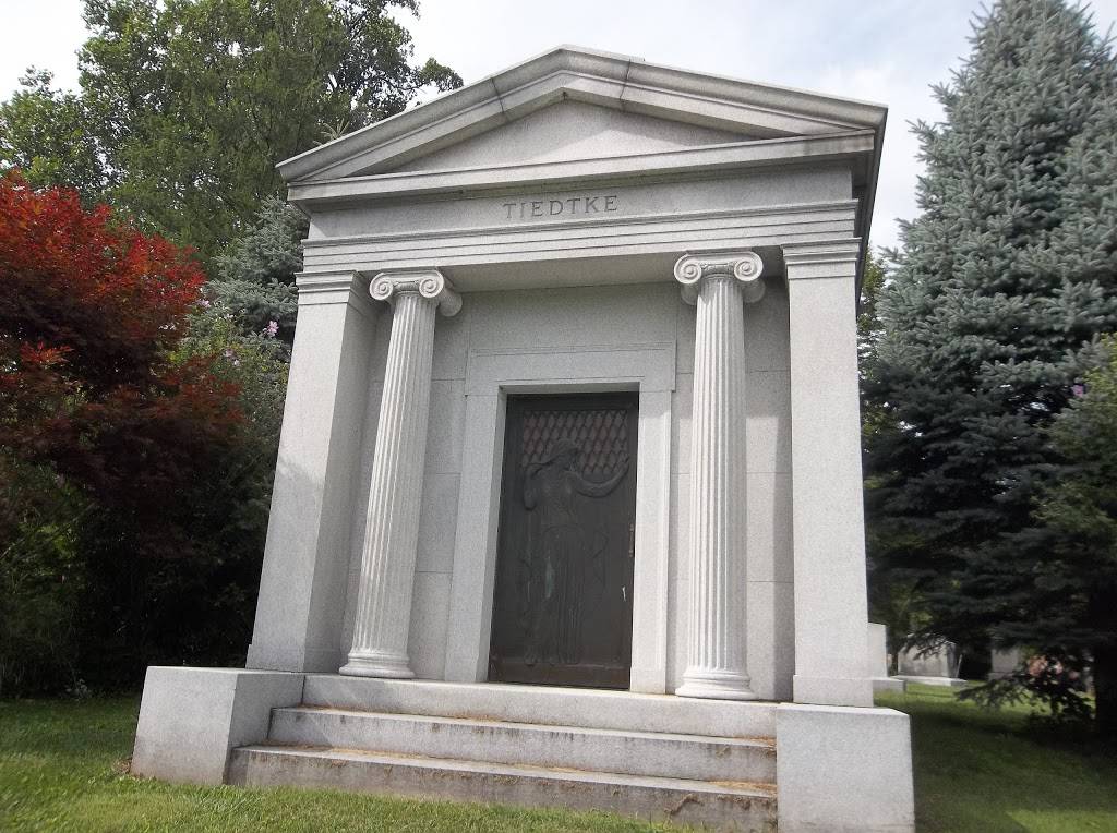 Historic Woodlawn Cemetery | 1502 Central Ave, Toledo, OH 43606, USA | Phone: (419) 472-2186