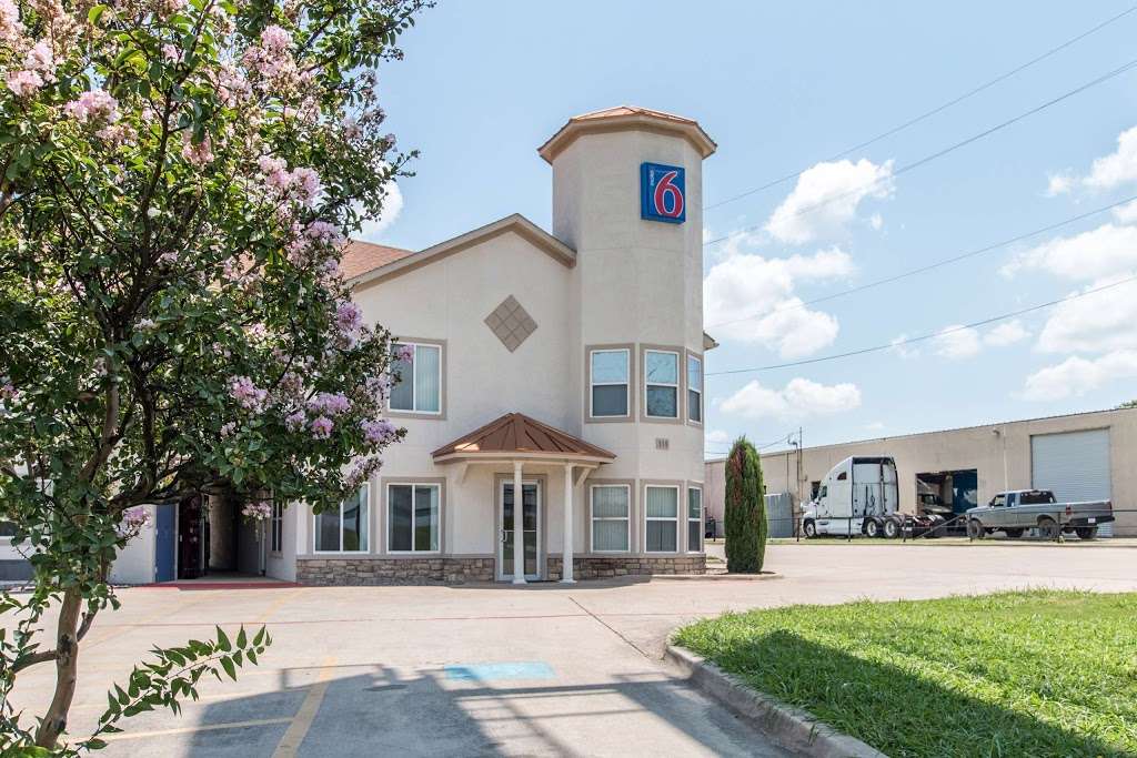 Motel 6 Hutchins TX | 110 South, I-45, Hutchins, TX 75141, USA | Phone: (972) 225-8088