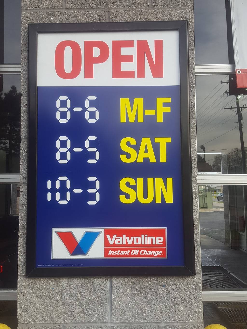 Valvoline Instant Oil Change | 5522 University Ave, Madison, WI 53705, USA | Phone: (608) 233-9099