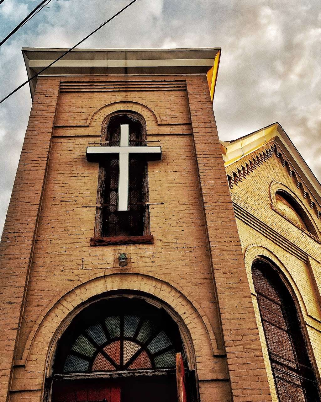 Iglesia Del Barrio | 240 E Cambria St, Philadelphia, PA 19134, USA | Phone: (267) 886-9090