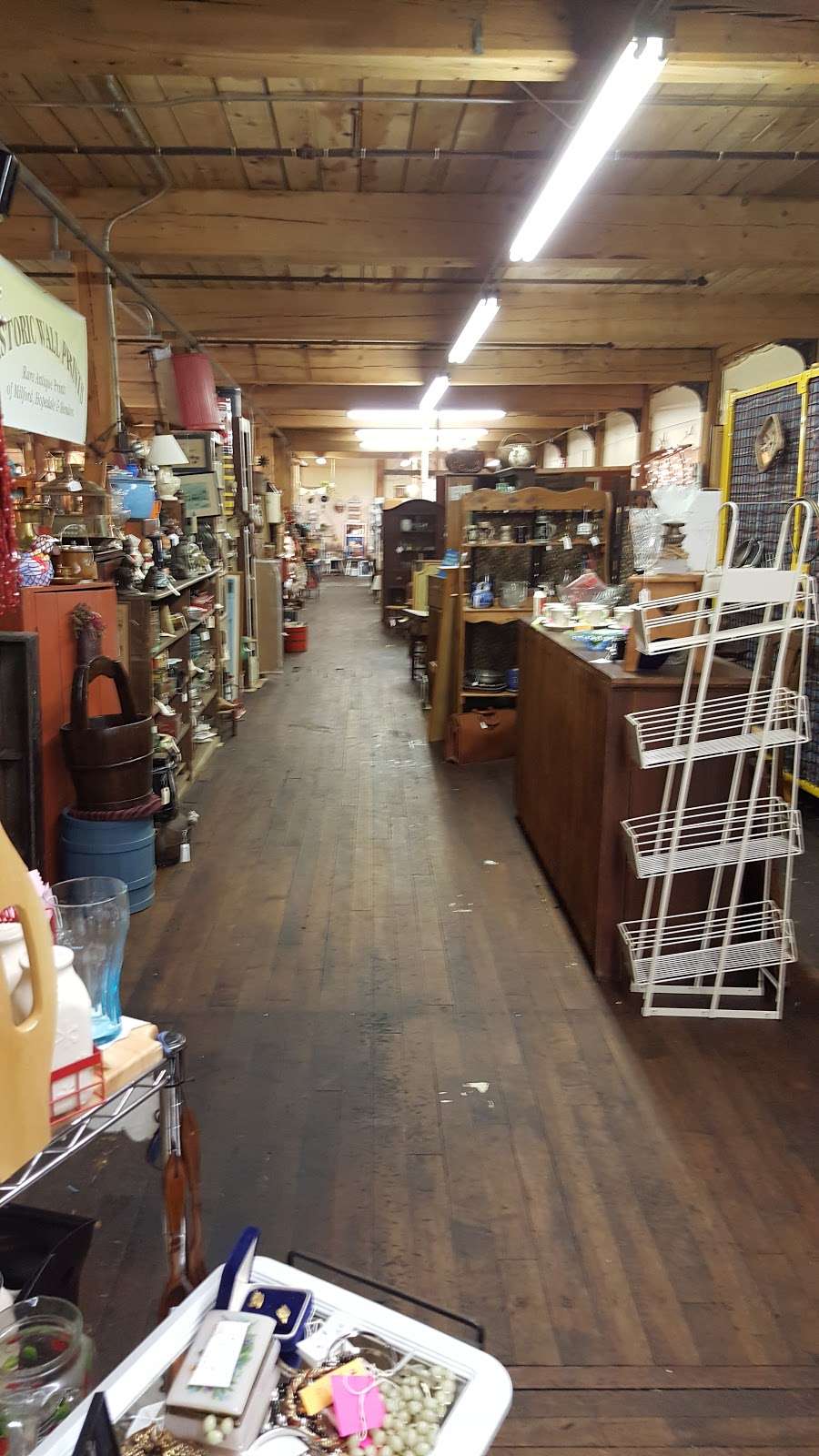 Bernat Mill Antiques | 89 Elmdale Rd, Uxbridge, MA 01569, USA | Phone: (508) 278-5525