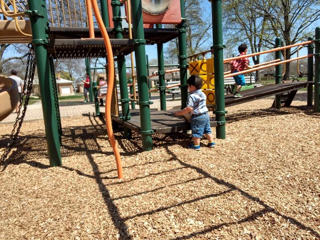 Lorel Park | 8135 Lorel Ave, Skokie, IL 60077, USA | Phone: (847) 674-1500