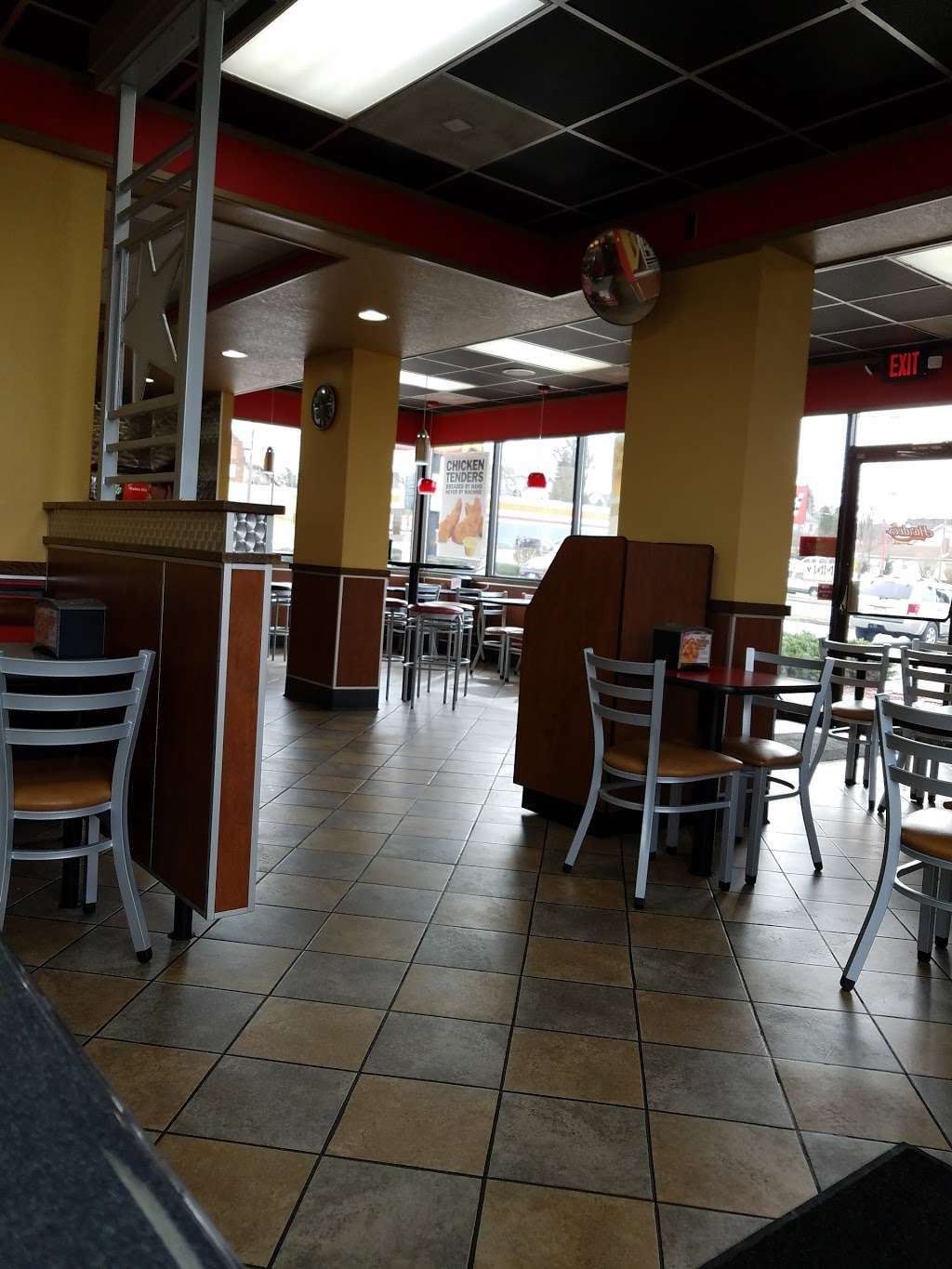 Hardees | 1527 E Main St, Waynesboro, PA 17268, USA | Phone: (717) 762-7252