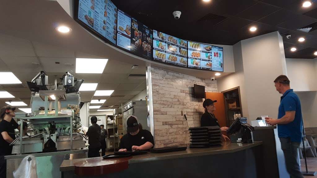 Taco Bell | 1330 N Lincoln Ave, Loveland, CO 80537, USA | Phone: (970) 663-0387