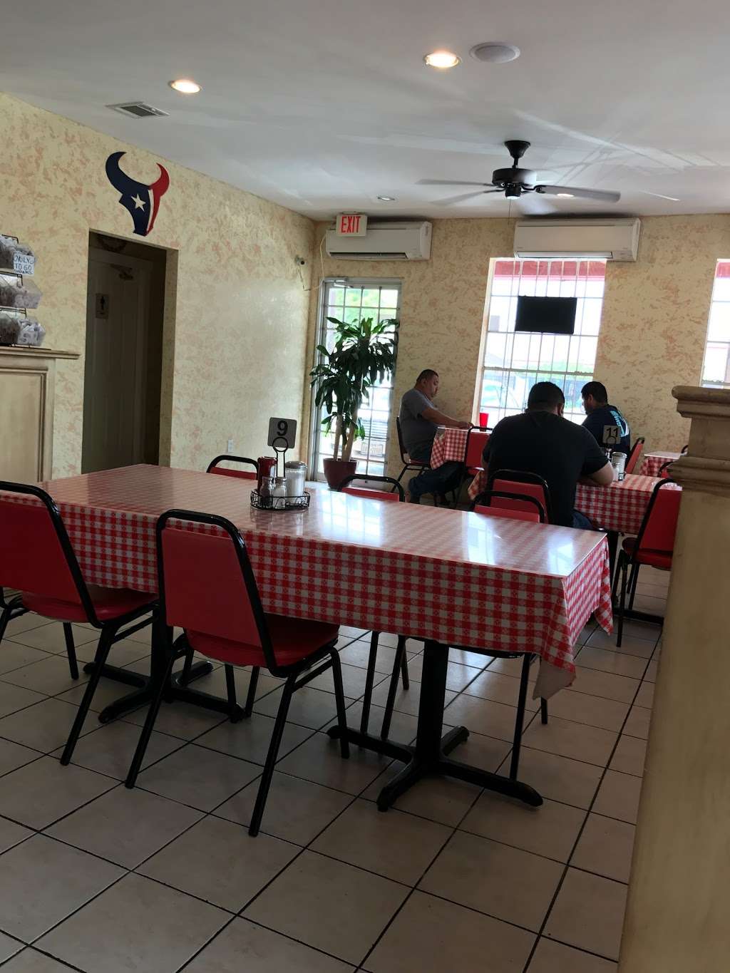 Taqueria Laredo | 311 Patton St, Houston, TX 77009 | Phone: (713) 695-0504