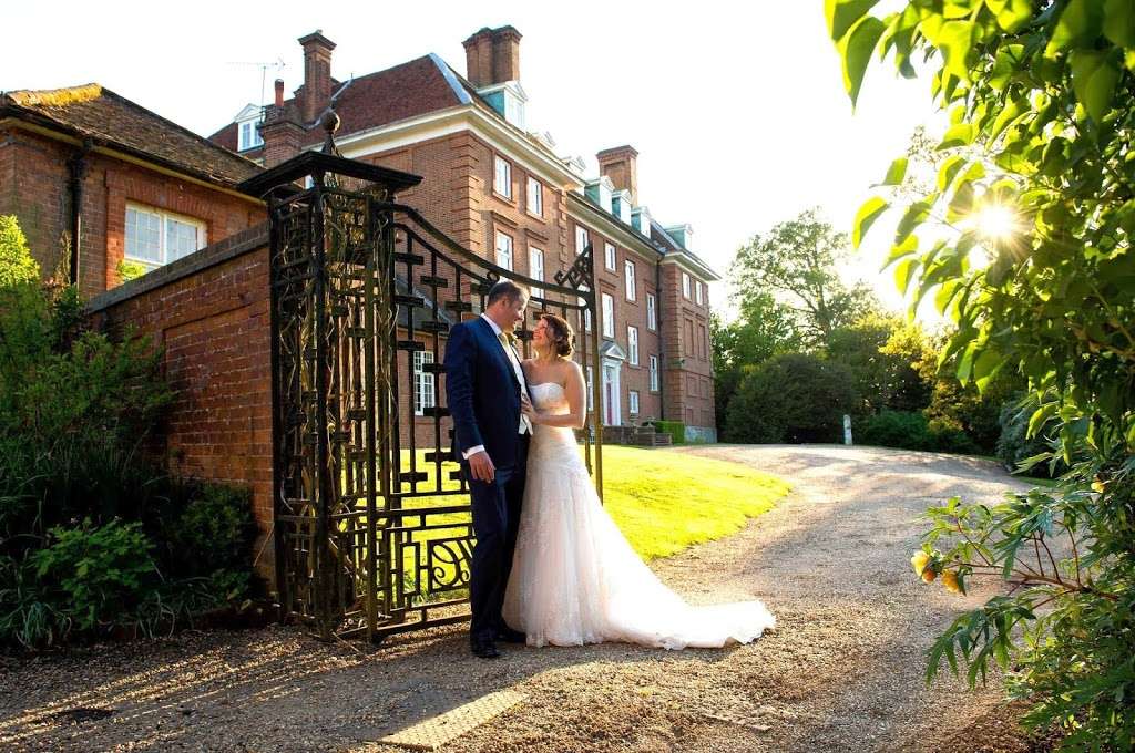 Dale Cherry Wedding Photography | 44 Stanhope Rd, St Albans AL1 5BL, UK | Phone: 07973 725848