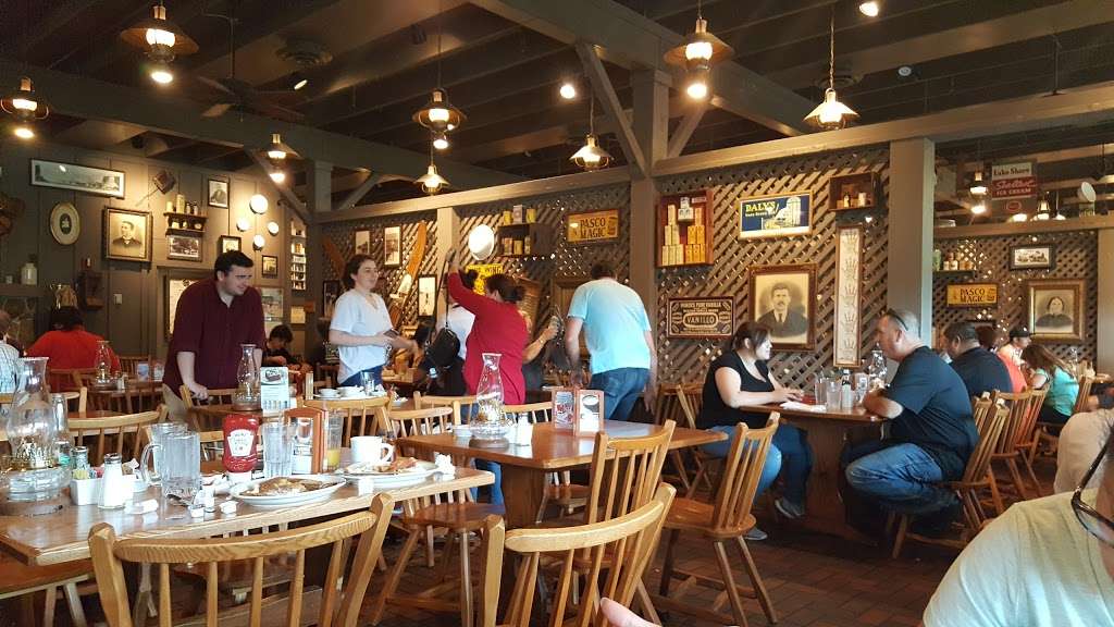 Cracker Barrel Old Country Store | 2411 Metrocentre Blvd, West Palm Beach, FL 33407 | Phone: (561) 686-0660