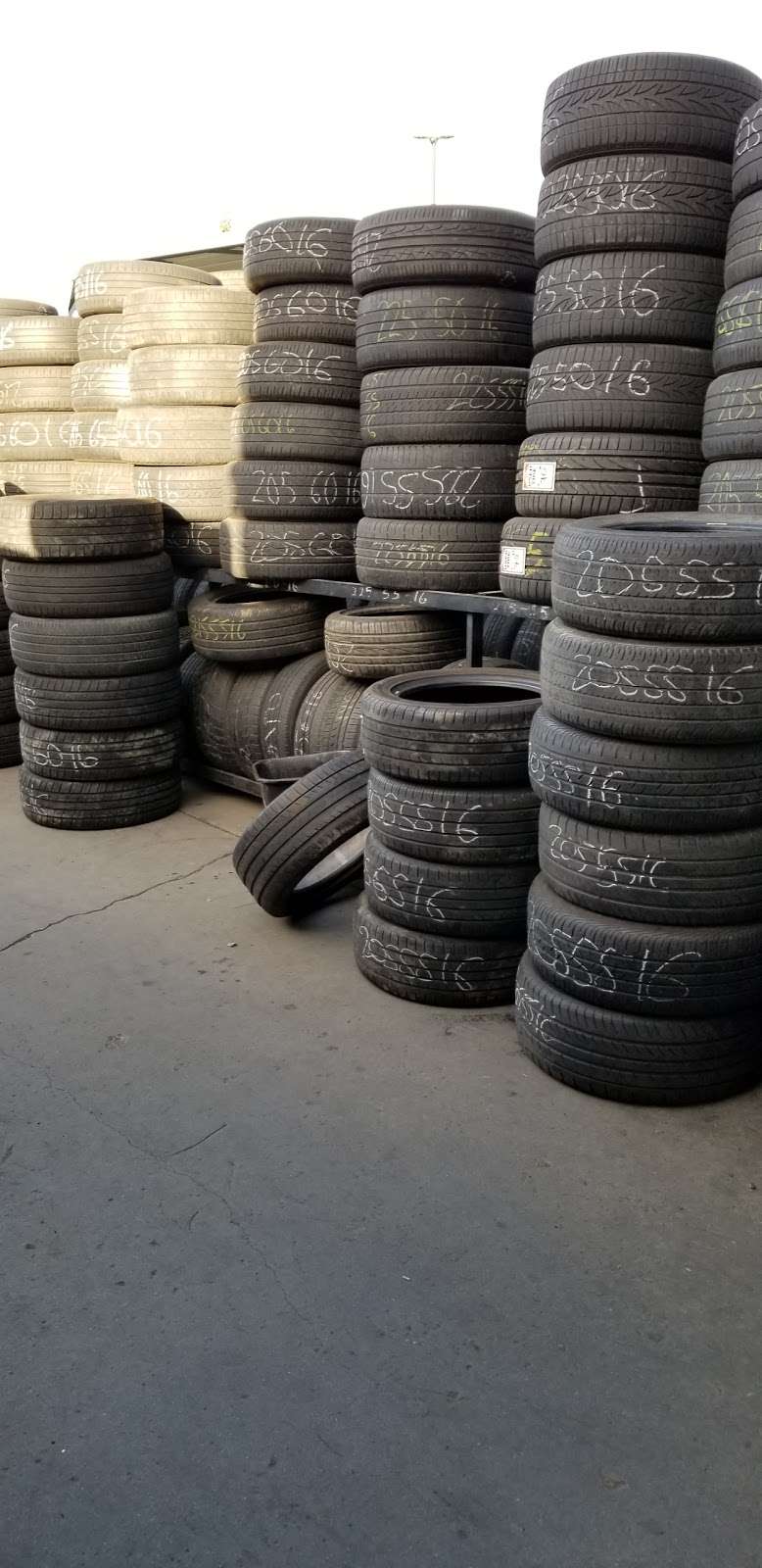 Jimbos Tires | 2228, 325 E 4th St, Perris, CA 92570, USA | Phone: (951) 943-9205