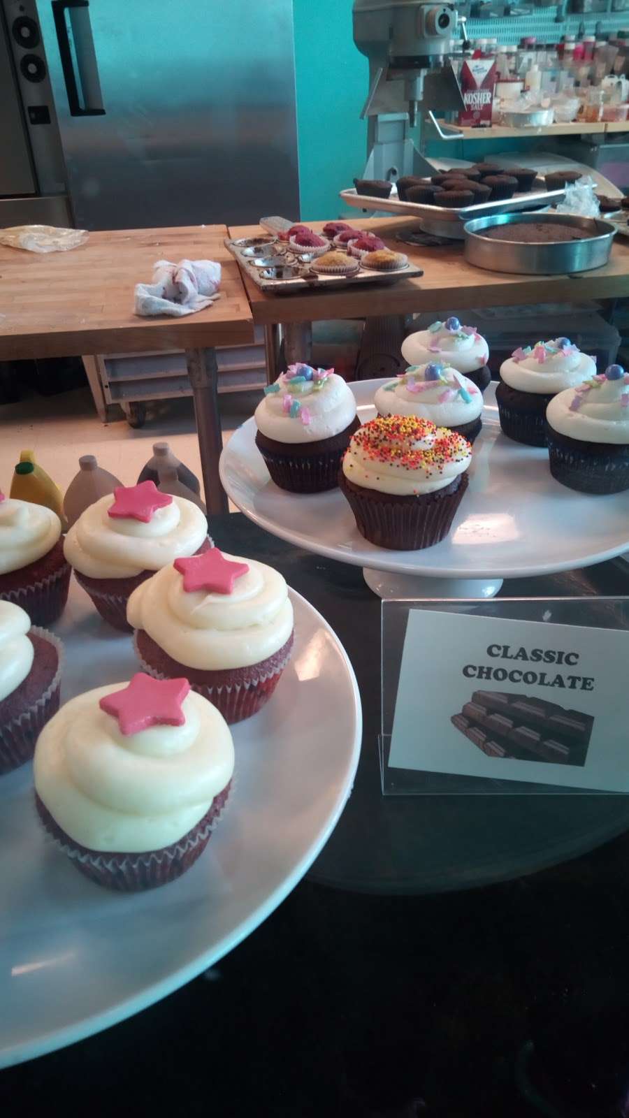 Antonios Cupcake Factory | 145 Windsor Hwy, New Windsor, NY 12553 | Phone: (845) 522-8950