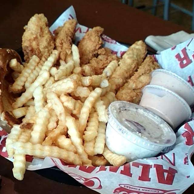 Raising Canes Chicken Fingers | 17518 La Cantera Pkwy, San Antonio, TX 78257, USA | Phone: (210) 877-9601