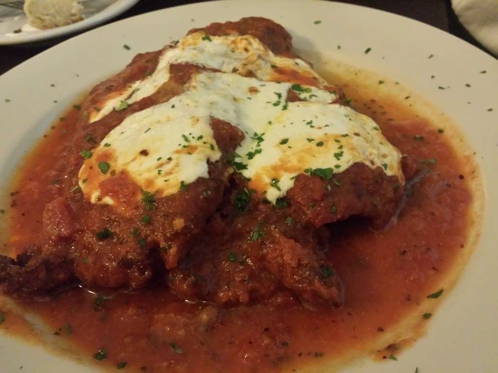 Giovannis Restaurant | 430 Market St, Elmwood Park, NJ 07407, USA | Phone: (201) 791-3000