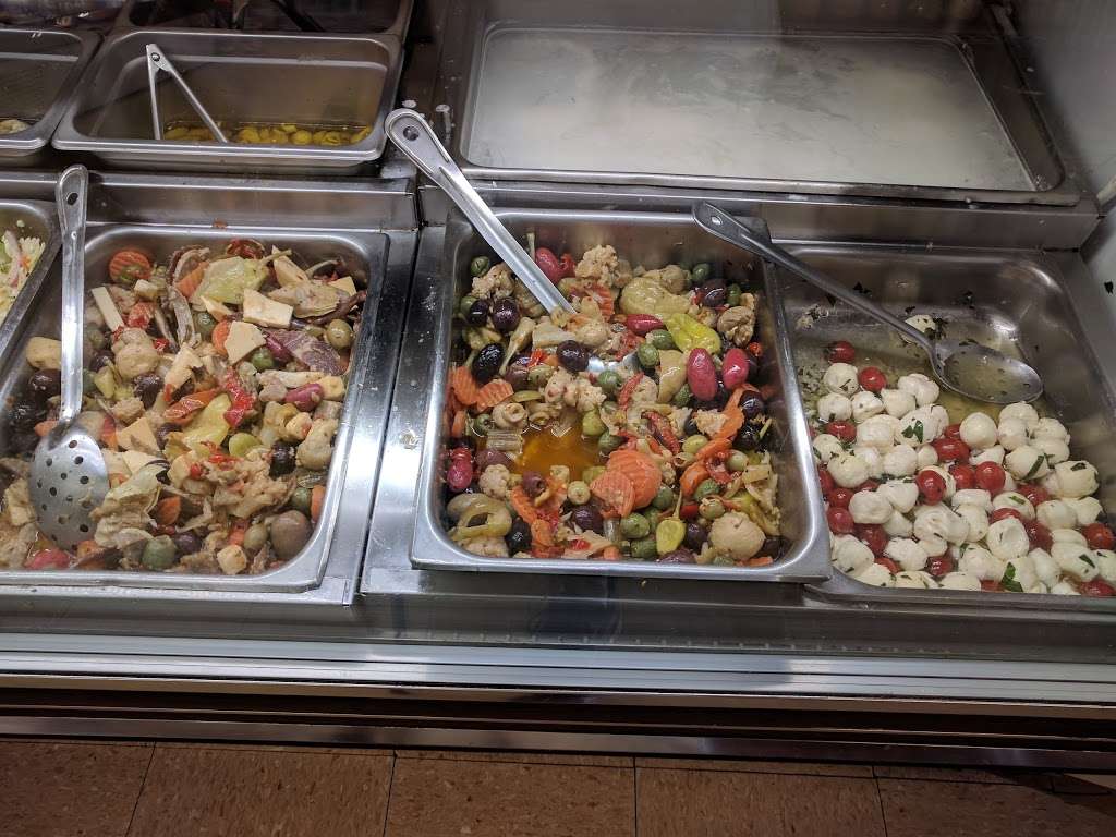 Buetis Delicatessen | 526 Bedford Rd, Bedford Hills, NY 10507, USA | Phone: (914) 241-2255