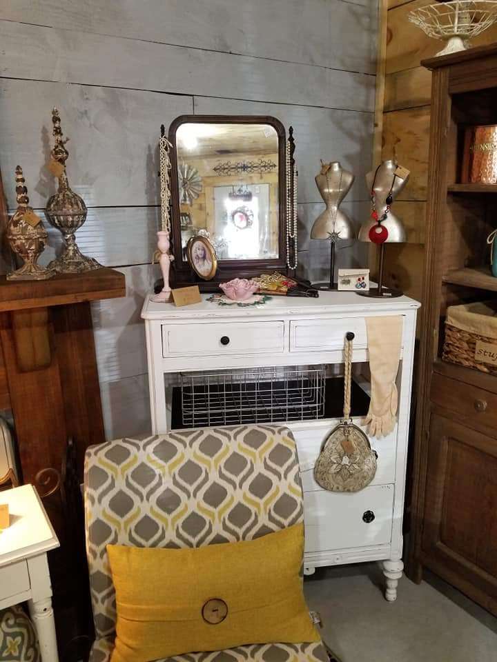 Rusty Charm | 10962 E County Rd 1025 N, Seymour, IN 47274 | Phone: (812) 498-1665