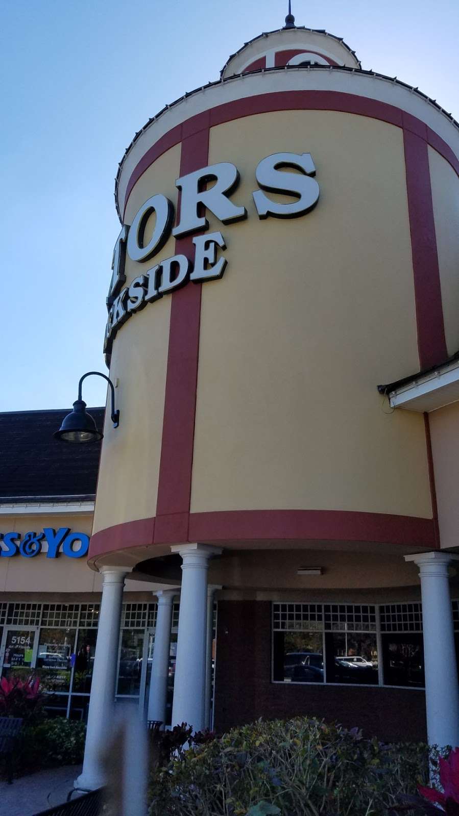 Gators Dockside | 5142 Dr Phillips Blvd, Orlando, FL 32819, USA | Phone: (407) 770-6049