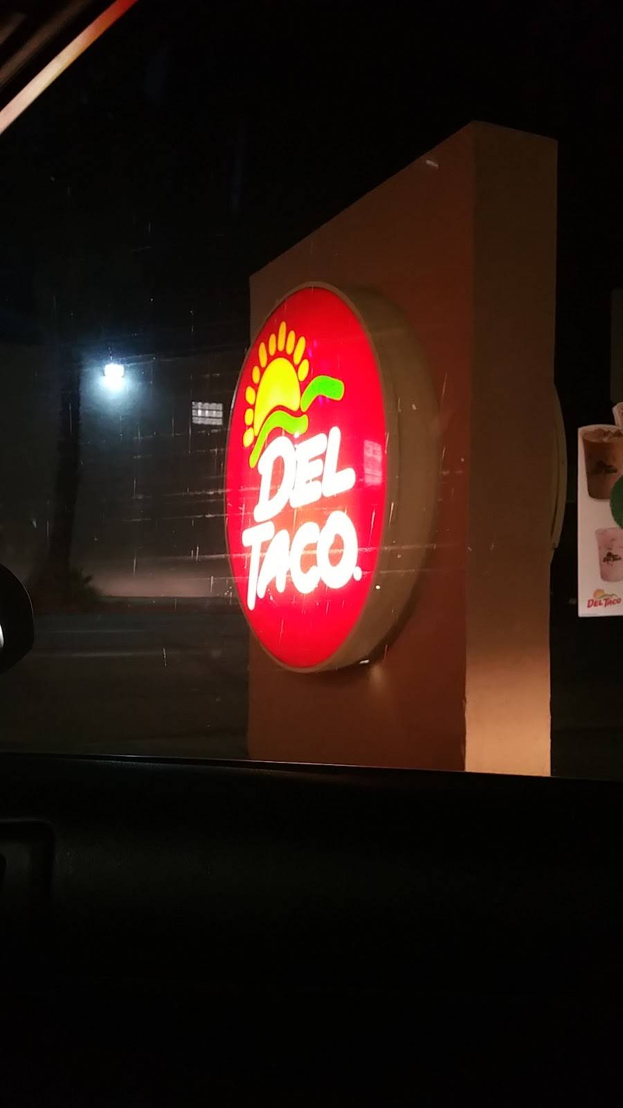 Del Taco | 3190 Pacific Coast Hwy, Long Beach, CA 90804, USA | Phone: (562) 597-4784