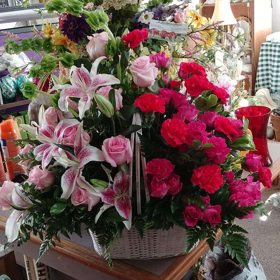 A Just Because Florist Shoppe | 23792 Bridgetown Rd, Henderson, MD 21640, USA | Phone: (410) 634-1222