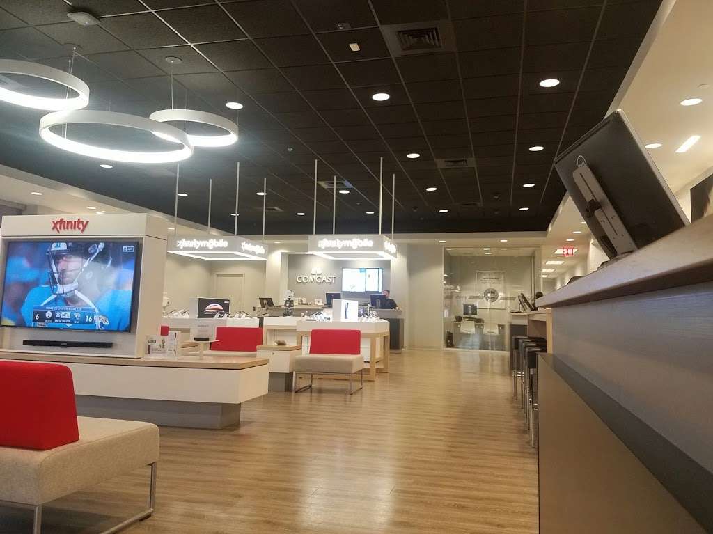 Xfinity Store by Comcast | 500 Consumer Square, Mays Landing, NJ 08330, USA | Phone: (800) 266-2278