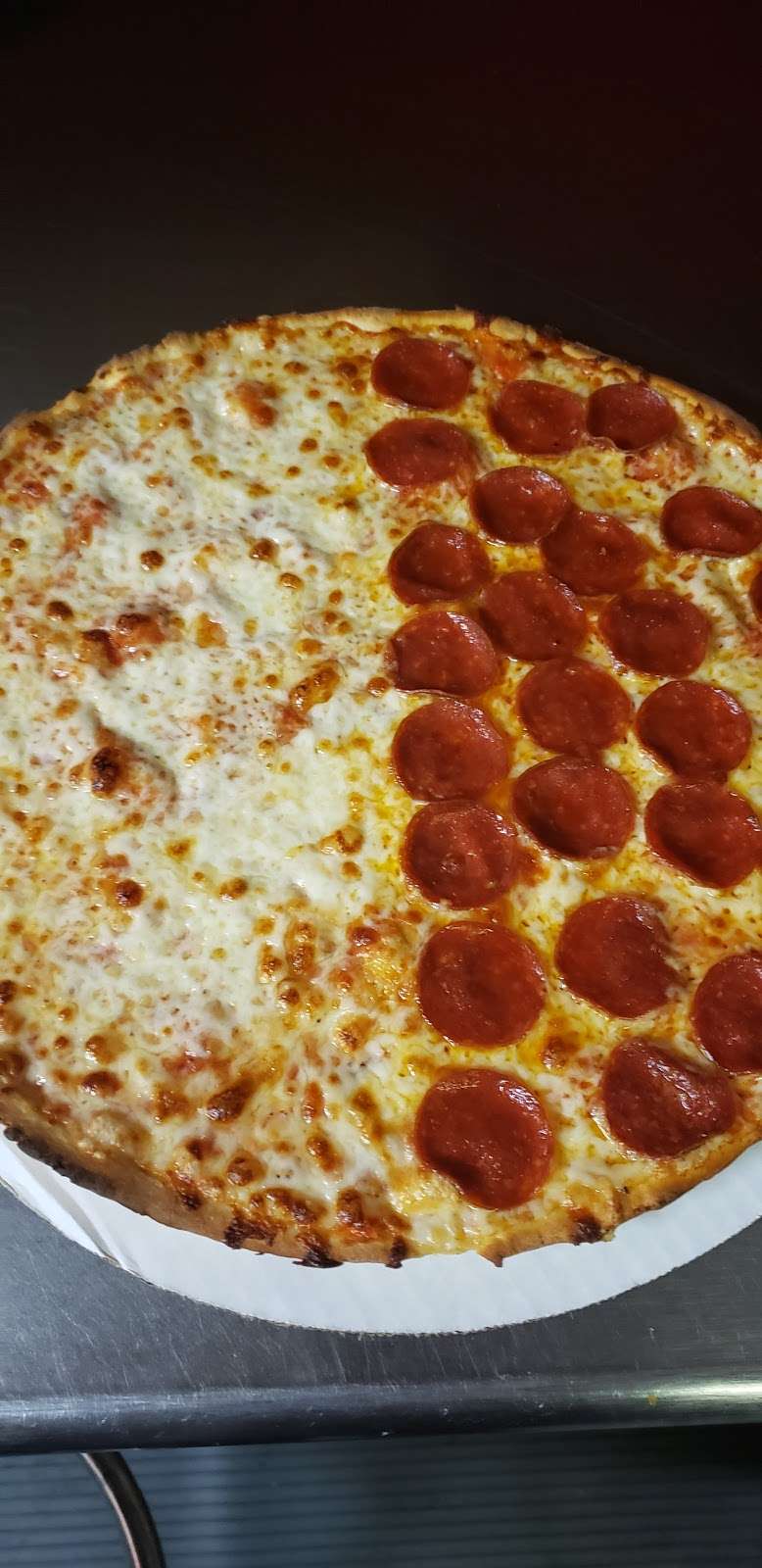 Little Giant Pizza at the beach | 2418 St Lawrence Ave, Long Beach, IN 46360 | Phone: (219) 874-4268