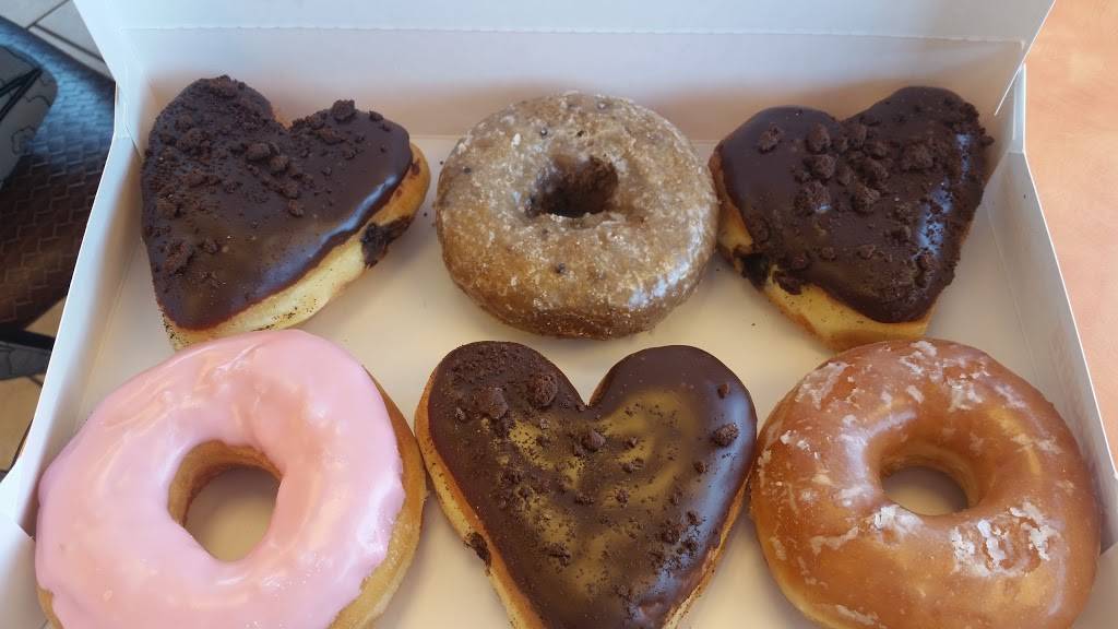 Dunkin Donuts | 151 W Layton Ave, Milwaukee, WI 53207, USA | Phone: (414) 763-0677