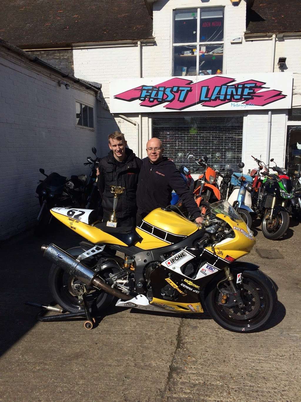 Fast lane motorcycles | 88 Priory St, Tonbridge TN9 2AH, UK | Phone: 01732 363630