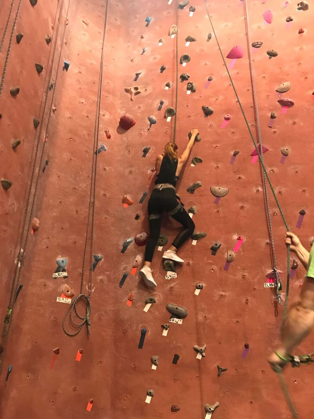 Go Vertical | 950 N Penn St, Philadelphia, PA 19123, USA | Phone: (215) 928-1800