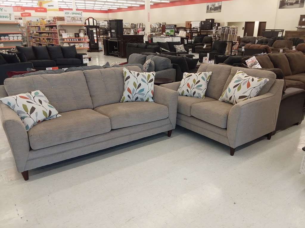 Big Lots | 10416 E Independence Blvd #500, Matthews, NC 28105, USA | Phone: (704) 321-1383