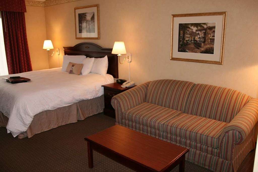 Hampton Inn Easton | 3723 Easton-Nazareth Hwy, Easton, PA 18045 | Phone: (610) 250-6500