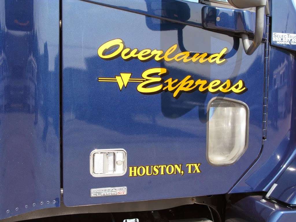 Overland Express Co | 5539 Harvey Wilson Dr, Houston, TX 77020, USA | Phone: (713) 672-6161