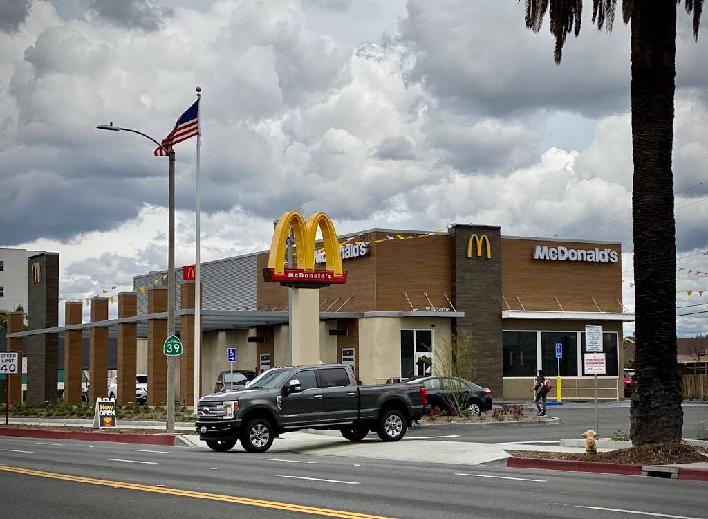 McDonalds | 5900 Beach Blvd, Buena Park, CA 90621, USA | Phone: (714) 523-3542