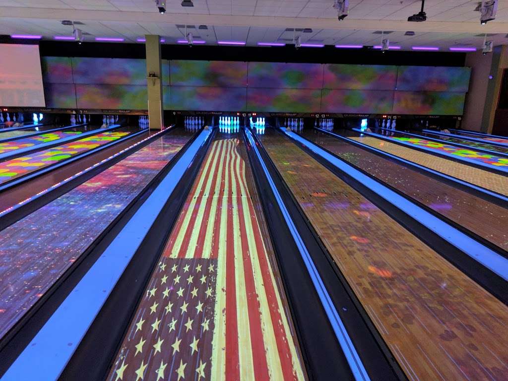 Celebrity Lanes | 15755 E Arapahoe Rd, Centennial, CO 80016, USA | Phone: (303) 779-0155