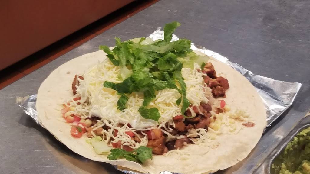 Chipotle Mexican Grill | 9430C Colerain Ave, Cincinnati, OH 45251, USA | Phone: (513) 385-2156