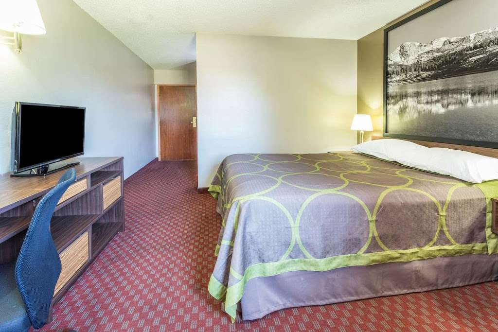 Super 8 by Wyndham Longmont/Del Camino | 10805 Turner Blvd, Longmont, CO 80504 | Phone: (303) 772-0888