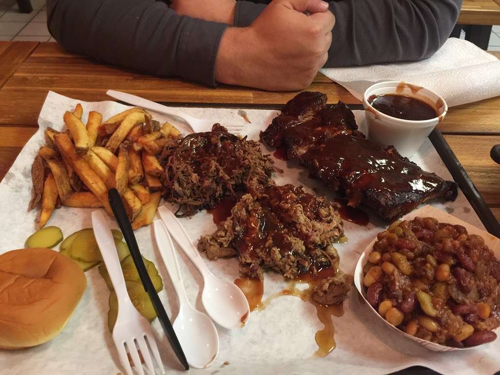 Holy Smokehouse BBQ | 3055 Black Gap Rd, Chambersburg, PA 17202, USA | Phone: (717) 261-1636