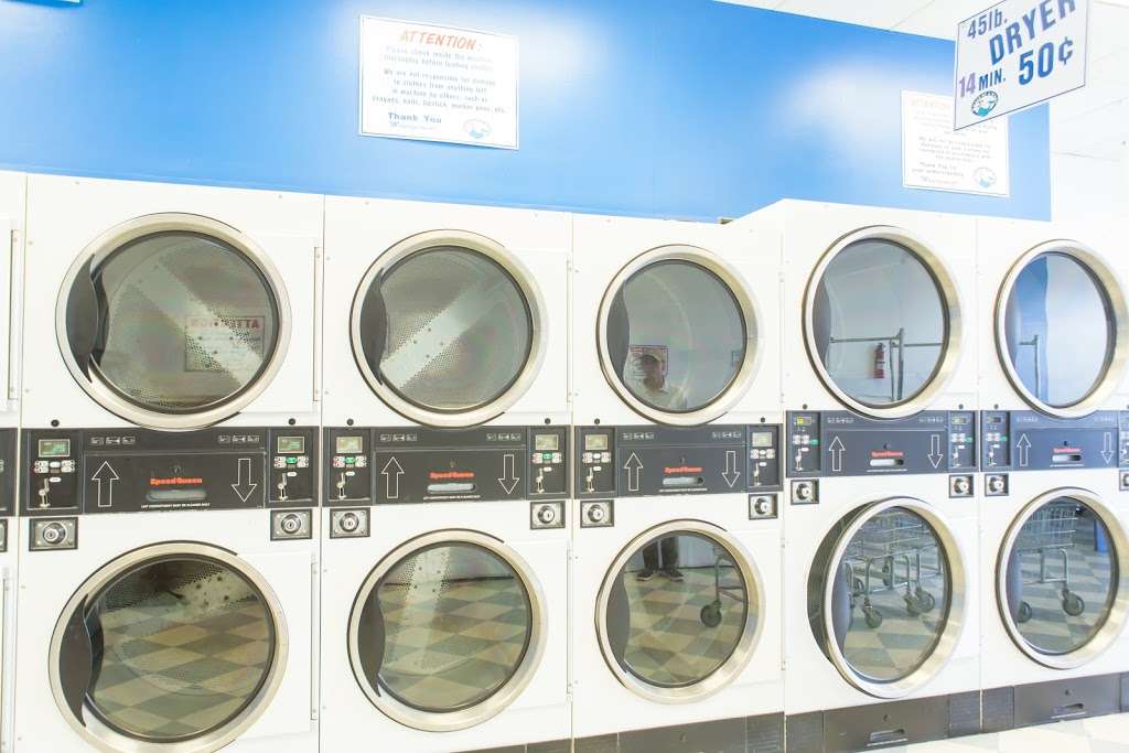 Whale of a Wash Laundromat | 4803 Gerrardstown Rd unit f, Inwood, WV 25428, USA | Phone: (304) 876-0088