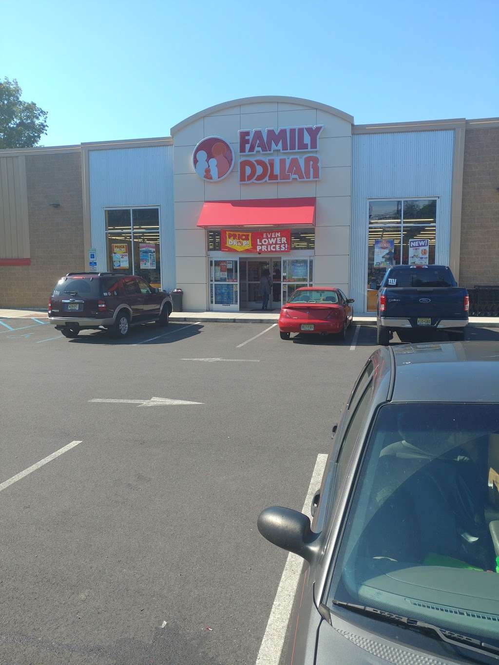 Family Dollar | 246 Warren St, Beverly, NJ 08010, USA | Phone: (609) 952-6389