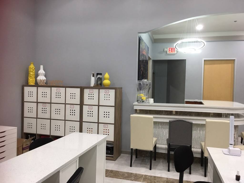 Luxury Nails & Spa Barton Creek Mall | 2901 S Capital of Texas Hwy Ste T02, Austin, TX 78746, USA | Phone: (512) 296-2698