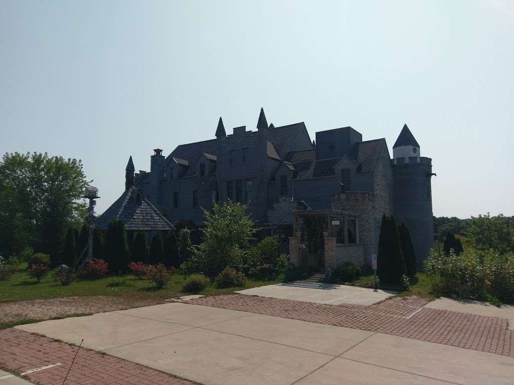 RavenStone Castle | 4504 IL-23, Harvard, IL 60033, USA | Phone: (815) 943-5764