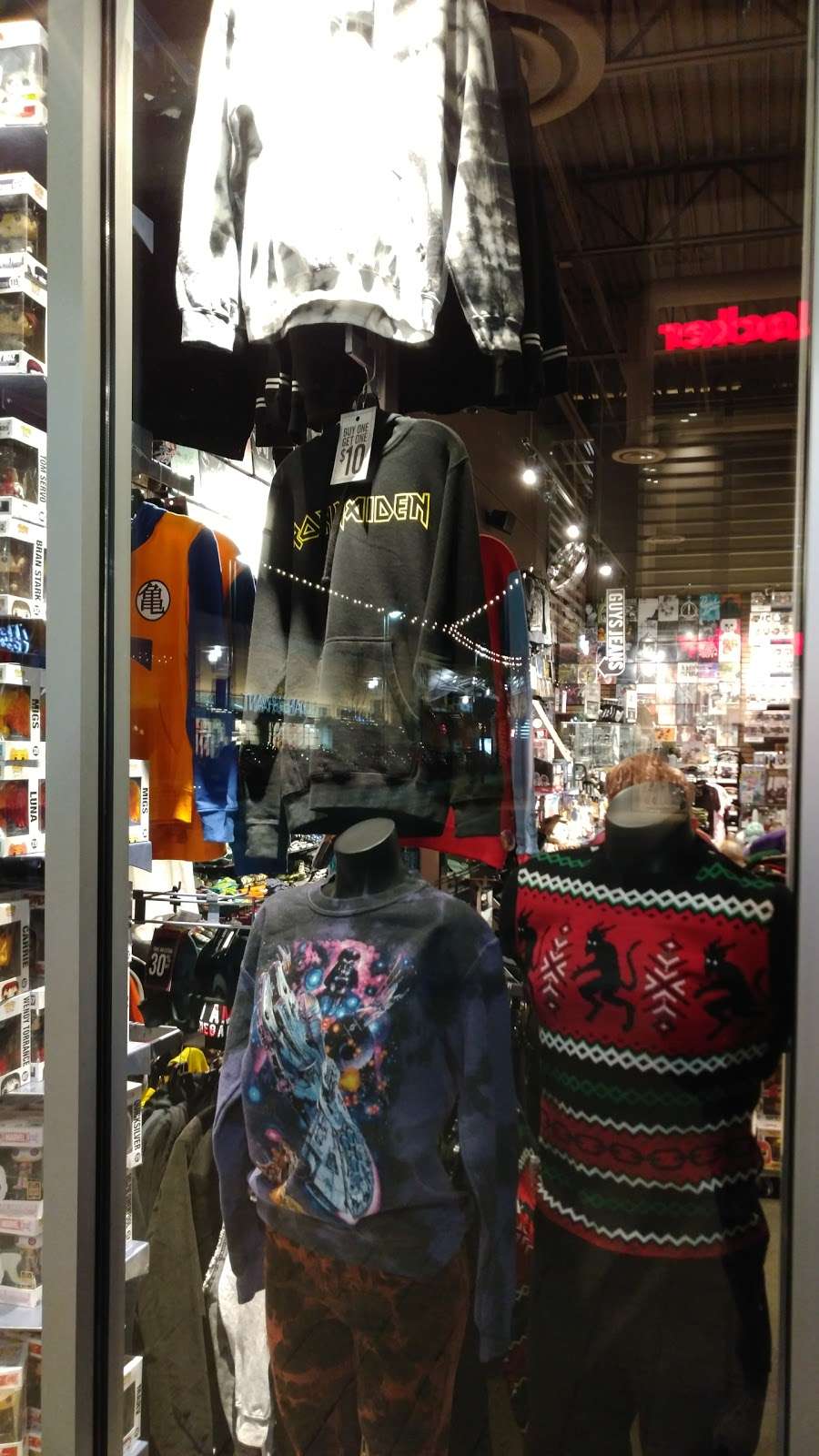 Hot Topic | 10975 Sage Park Dr Space Q400, Las Vegas, NV 89135, USA | Phone: (702) 240-2198