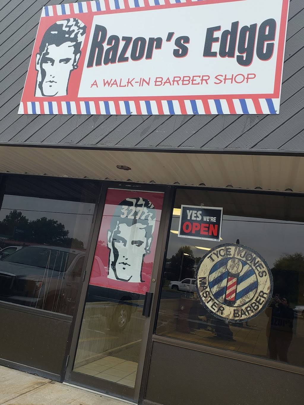 Razors Edge | 327 W Central Ave, Andover, KS 67002 | Phone: (316) 708-2897