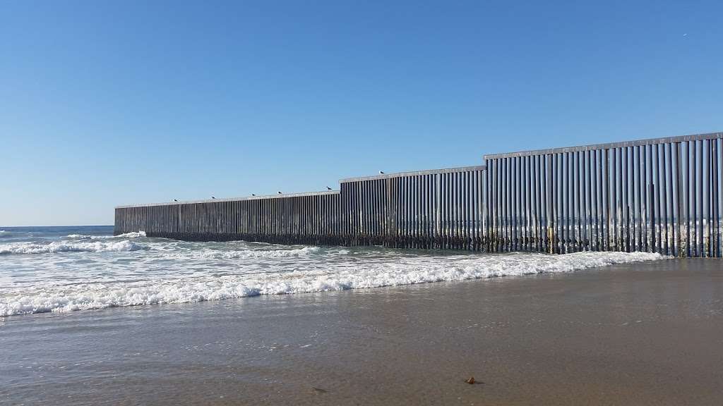 US/Mexico Beach Border | Paseo Costero 728, Costa, Tijuana, B.C., Mexico, San Diego, CA 92154, USA