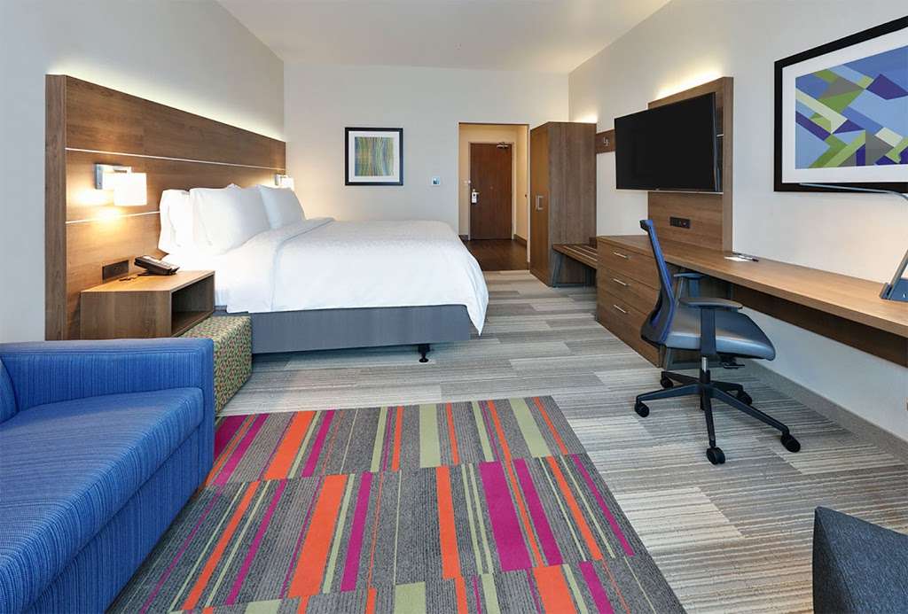 Holiday Inn Express & Suites Plano East - Richardson | 2001 E President George Bush Hwy, Plano, TX 75074 | Phone: (972) 943-2955