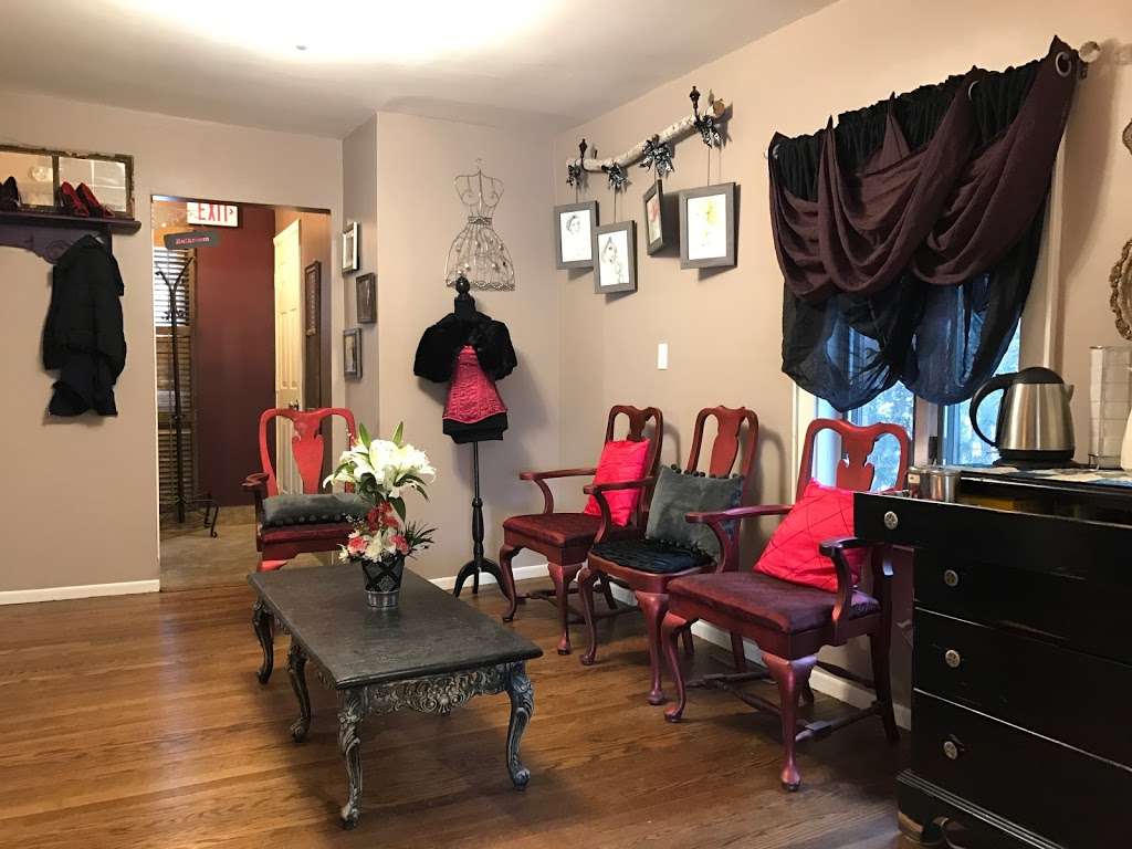 Hairendipity | 116 Peterson Rd, Libertyville, IL 60048, USA | Phone: (847) 244-4247