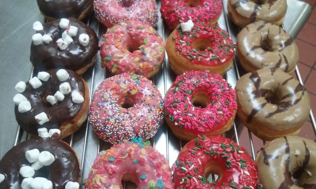 Yum Yum Donuts | 4815 Valley Blvd #1, Los Angeles, CA 90032, USA | Phone: (323) 226-0344