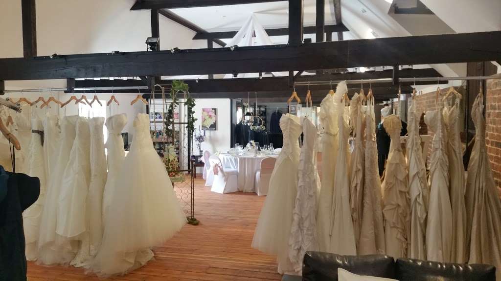 The Kent Wedding Centre | The Hop Farm, Paddock Wood TN12 6PY, UK | Phone: 01622 873434