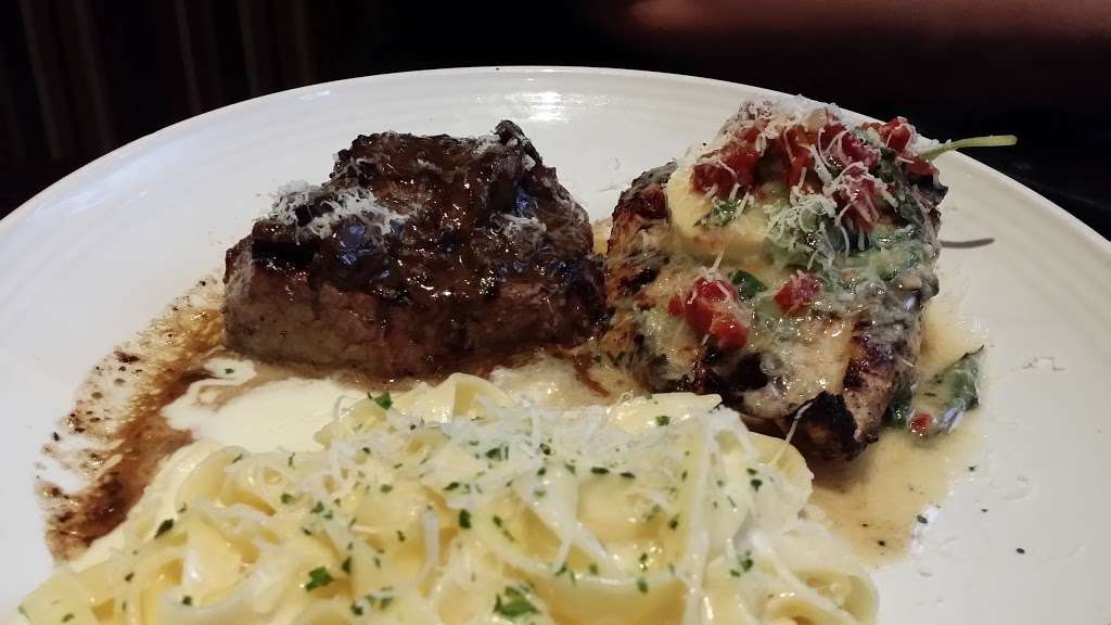 Carrabbas Italian Grill | 7540 Hwy 6 N, Houston, TX 77095, USA | Phone: (281) 859-9700